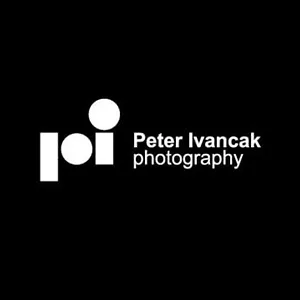 نمونه معروف و ایده طراحی لوگوی عکاسی peter ivancak - طراحی لوگوی عکاسی – سبکها و انواع متدوال لوگوی عکاسی