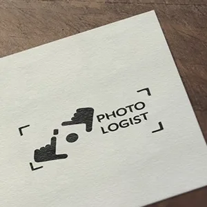 نمونه معروف و ایده طراحی لوگوی عکاسی Photologist طراحی لوگوی عکاسی – سبکها و انواع متدوال لوگوی عکاسی